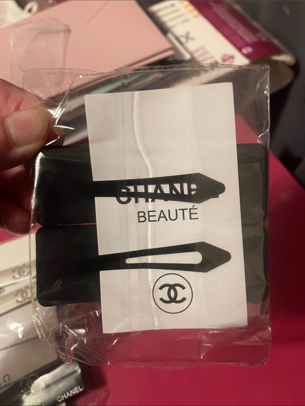Beaute GWP hair accessories - Picture 9 of 17